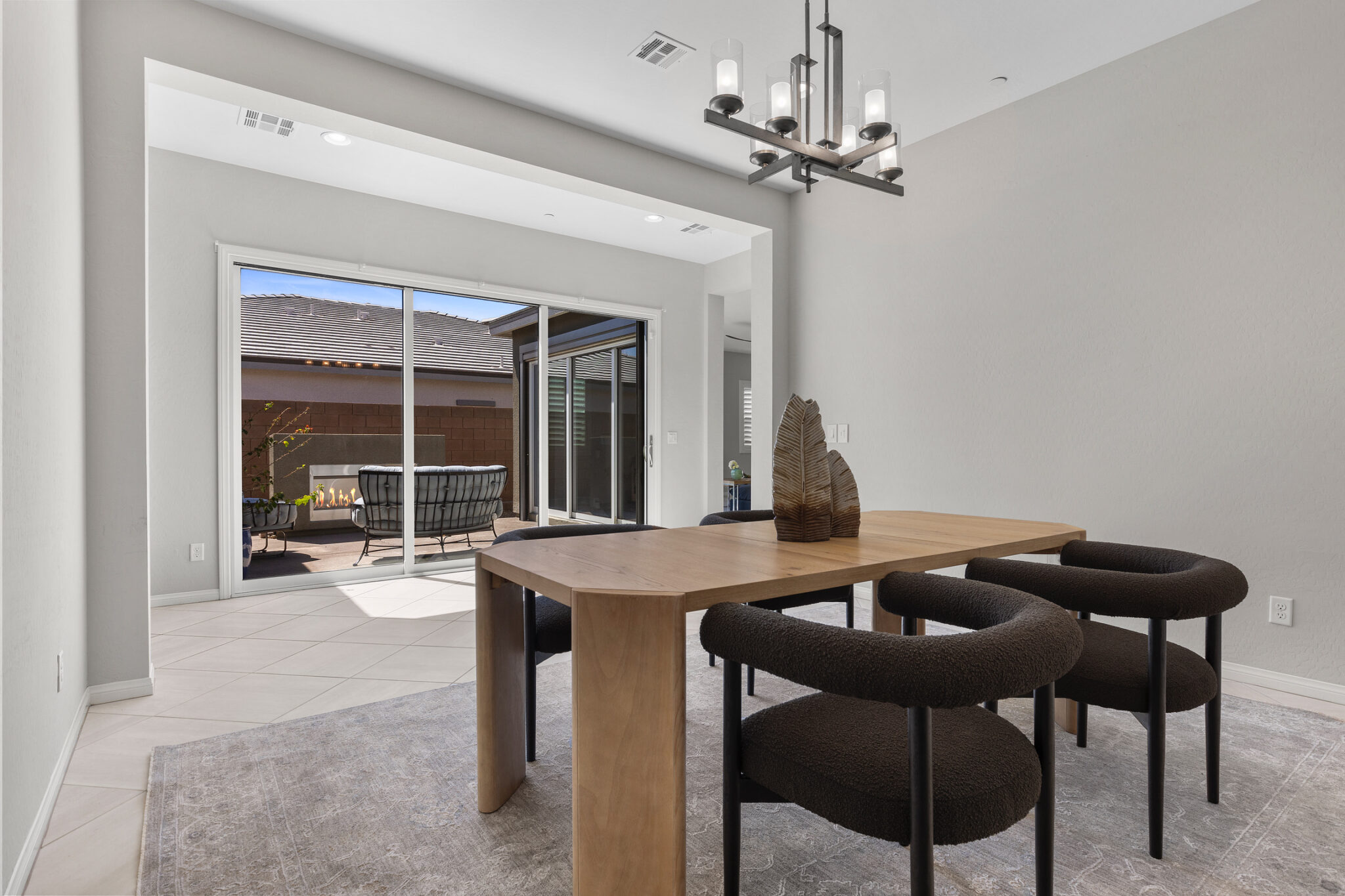 Las Vegas, NV – Why Neutral Interior Design Still Wins in a Trend-Driven Market