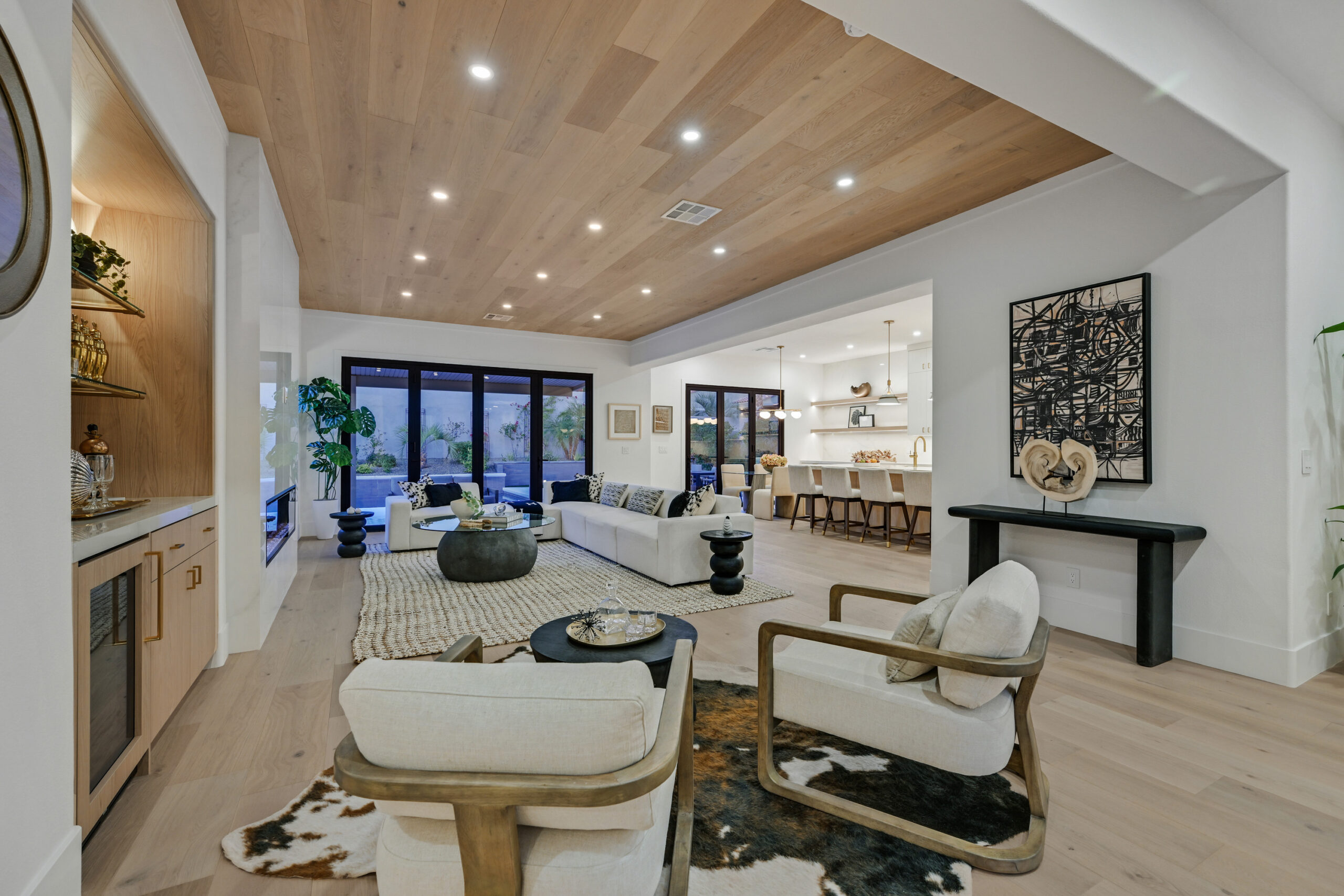 Why Buyers Decide So Fast (and How Staging Wins Those First 6 Seconds)